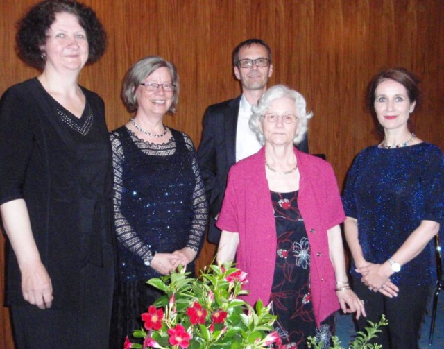 An den richtigen Stellen gelacht - Ein Abend für die Königin der Kuzgeschichte mit Birgitta Assheuer, Petra Miftaraj, Irene Mészár. Vera Alice Glöckner und Georg Magirius