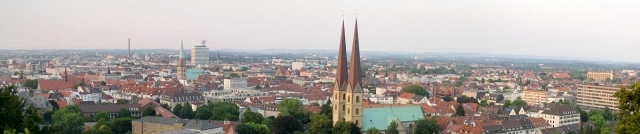 Bielefeld - fotografiert von der Sparrenburg Foto Wikipedia