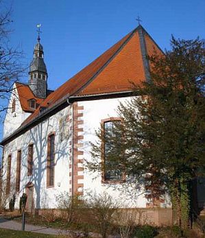 Christus-Kirche in Dietzenbach - Sie veranstaltet den Frühlingsabend mit biblisch inspirierten Liebesgeschichten von Georg Magirius, die unter anderem davon erzählen: Ein einziger Mann blieb treu