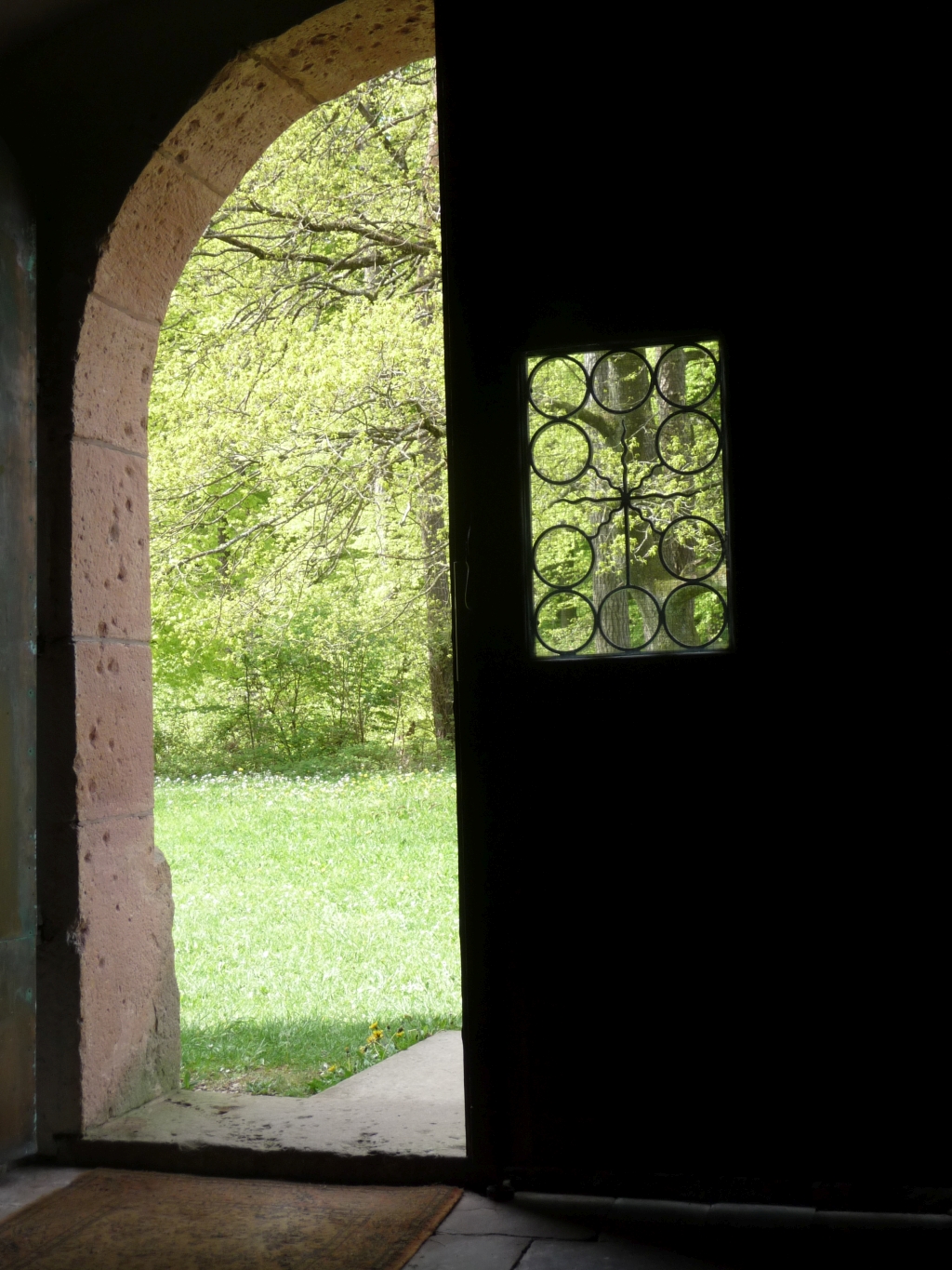 Kirchentür der Kreuzkapelle bei Frammersbach