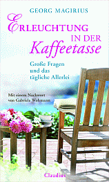 Terassenstuhl mit aufgeschlagenem Bild - Cover des Buches "Erleuchtung in der Kaffeetasse". In dem Buch befindet sich Magirius' Aufruf zur Unhöflichkeit.