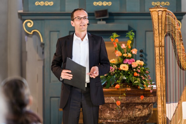 Georg Magirius Die Biblische Weinprobe in Graubünden - Weinfest Bündner Herrschaft 2015 Foto von Rüdiger Döls
