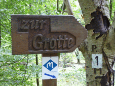 Geborgenheit in der Grotte - Wegweiser