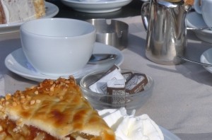 Tasse auf der Terrasse