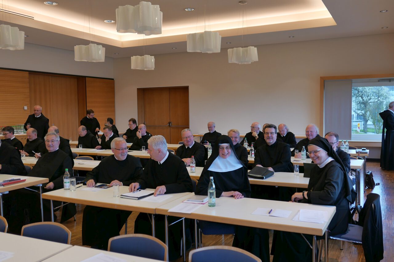 Studientag der Benediktineräbte zum Thema "Grenzen überschreiten"