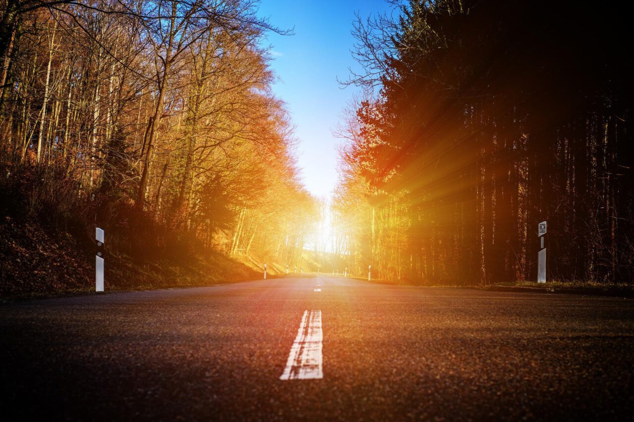 Eine Straße, die die Schnecke nehmen könnte. Denn: Lahme Heldin träumt. Foto von Bru-No - Pixabay