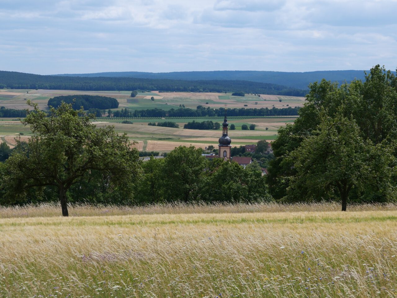 Elf Reisetipps für Franken von Eberhard Schellenberger - zum Beispiel Oberelsbach am Gangolfsberg in der Rhön