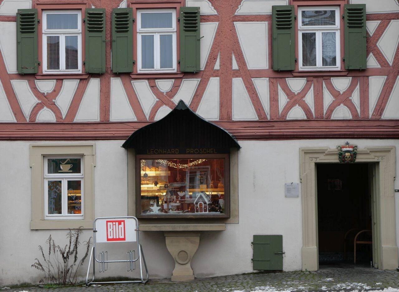 Unterwegs zum unverwechselbaren Lebkuchengeschmack - Am Ziel: Bäckerei und Konditorei Pröschel in Obernbreit - Foto (c) Georg Magirius - aus dem Buch "Stilles Franken"