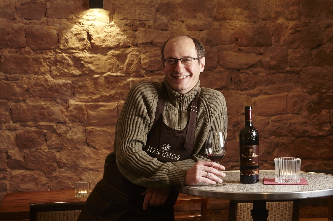 Ralf Hauck von der Weinhandlung Hauck in Kaiserslautern ist für die Auswahl der Weine für die die pfälzisch-biblische Weinprobe in der Citykirche verantwortlich